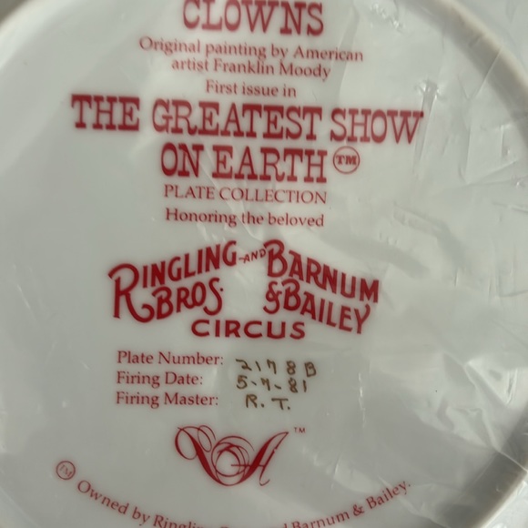 Vintage 24K gold rim Clown plate from the greatest show on earth!!🌍 - Picture 5 of 12